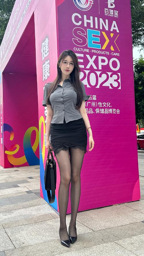 如何快速下载轩子巨二兔高清视频资源