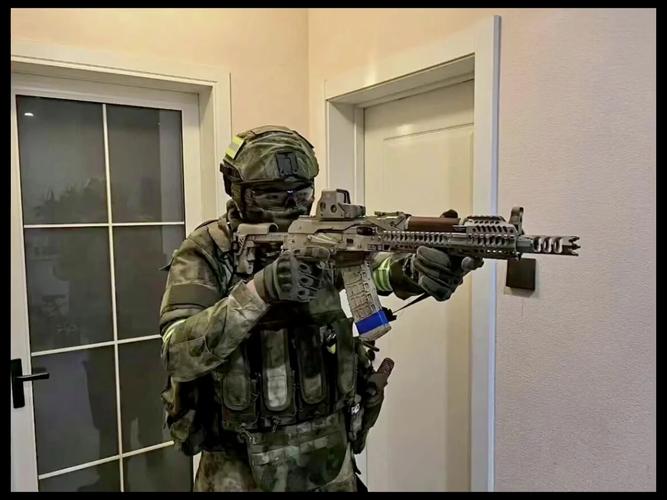 SOB游戏军旅DLC深度解析：高中生变身军人，刺激战场等你挑战！