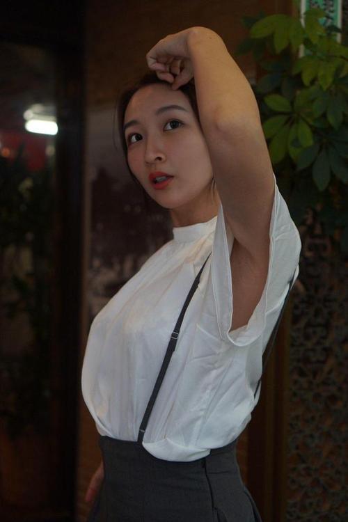 下载美女人妻极限发射官方正式版：最新版资源下载地址大全