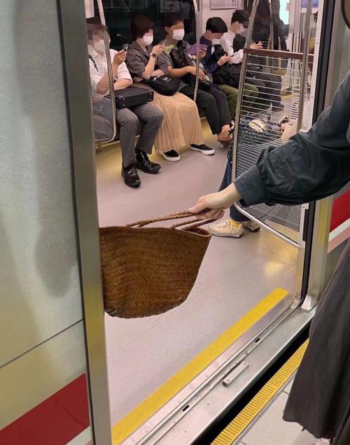 满员电车一之宫美月编版本大全好玩吗?(真实体验评测分析)