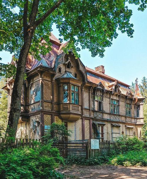 想住神秘别墅？官方网站带你了解更多详情！